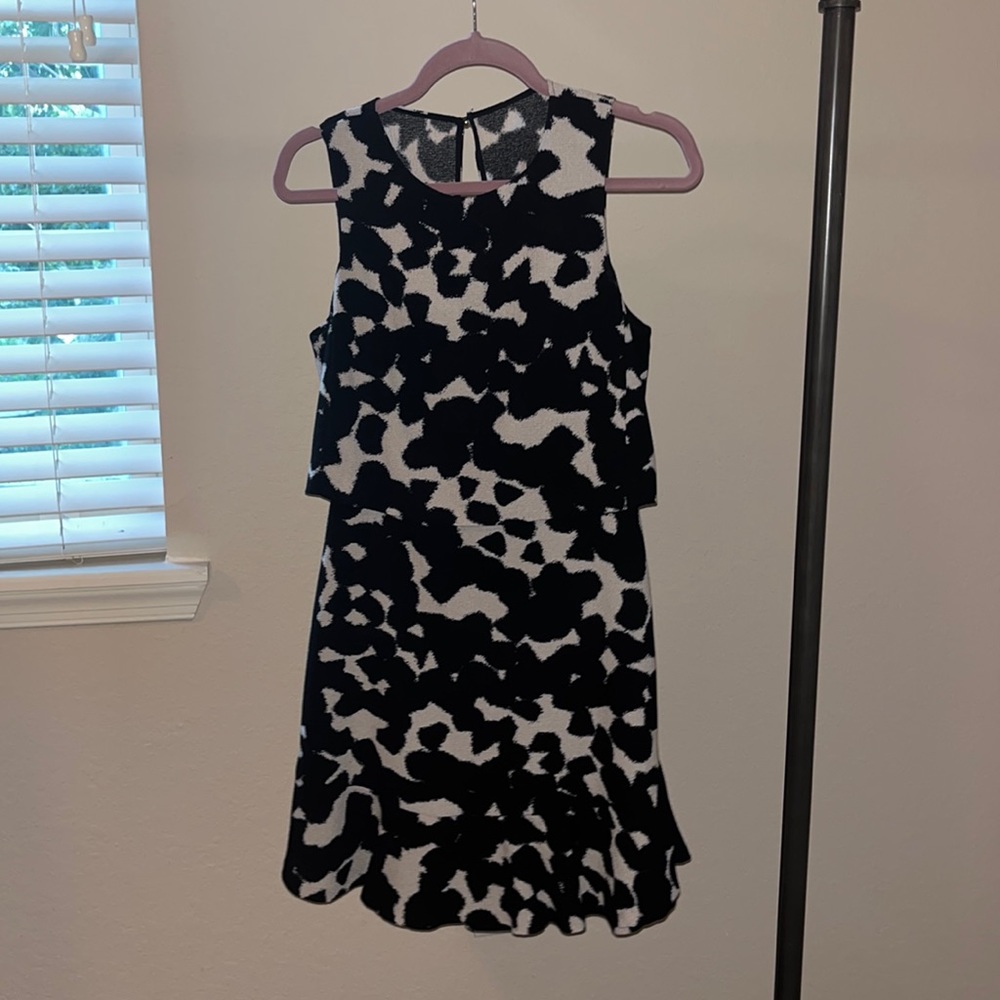 Beautiful Banana Republic sheath dress!